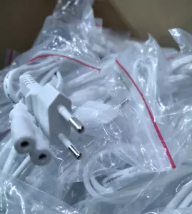 *JOB LOT* 35 x Figure of 8 White Mains Cable / Power EU Lead Plug IEC C7 - NEW - Picture 1 of 2