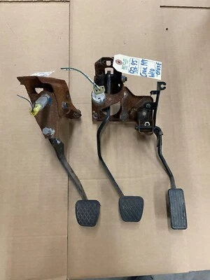 1992 1993 1994 1995 Honda Civic Manual Pedals Gas/Brake/Clutch USED OEM - Image 1 of 4