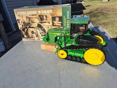 Ertl 1/16 John Deere 9300T Tractor 2000 Farm Show 1 of 2500 #15112A - Image 1 of 4