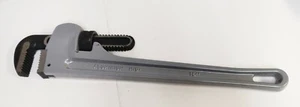 18" Aluminum HD Pipe Wrench Plumbers Tool - Picture 1 of 3