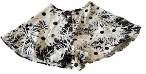 Finders Keepers Women's Black White Daisy Floral Swing Flirty Shorts Size S 8 - Picture 1 of 9