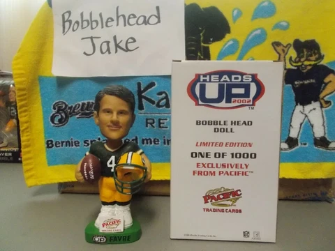 NIB BRETT FAVRE GREEN BAY PACKERS BOBBLEHEAD PACIFIC TRADING CARDS BOBBLE DOBBLE Cover