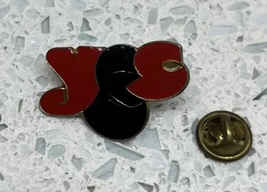 YES English Rock Roll Hat Vest Pin Button Metal Enamel 1970's Progressive Rock - Picture 1 of 2
