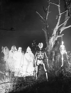 Vintage Halloween Art Print - Retro Spooky Decor - 4x6 Glossy Printed Photo - Picture 1 of 4