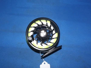 Orvis Mirage II Fly Reel with 5wt. Orvis Line WF Case & Mirage Tool Never fished - Picture 1 of 4