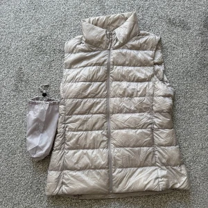 Uniqlo Ultra Light Down Ivory Daunenweste/Weste Größe Large Damen - Bild 1 von 6