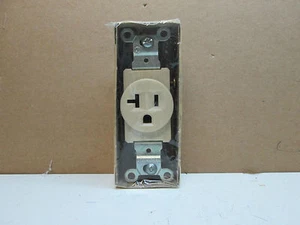 Eagle 1877V-BOX 1877V Single Grounding Recetacle 20A 125V (Repl. 5801-I) 5-20R - Bild 1 von 3