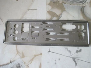 Mainboard Blende siehe Foto (3) - Bild 1 von 1