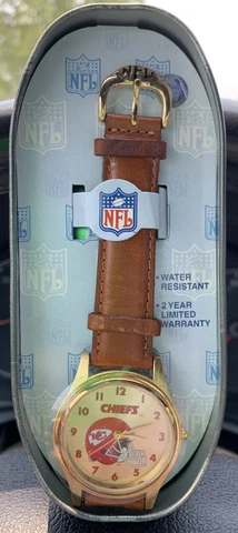 Vintage Fantasma NFL Kansas City Chiefs Watch Looks Brand NIP 1998 Fathers Day Cover