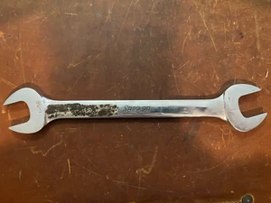Snap On Tools VO3032 SAE 1" & 15/16" in Double Open End Wrench USA Chrome - Picture 1 of 2