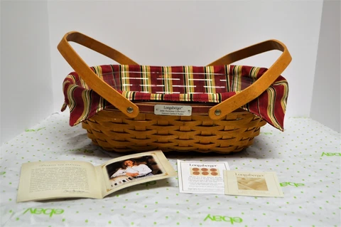 Longaberger 2006 Christmas Nature's Garland Basket Red Liner & Protector, Papers Cover