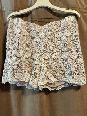 Glamorous Women's Shorts Size Large - White Lace/Cream Color - Lined - CK1460 - Image 1 of 4