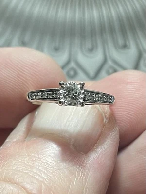9ct White Gold Ladies Lovely Sparkling.25 Diamond Ring Fully Hallmarked Size M - Image 1 of 4