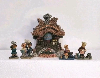 Boyds Bearly Built Villages Cocoa's House of Chocolate & Bear Town Friends  Foto 1 de 4