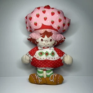 Muñeca de peluche retro vintage de 17" con almohada de pastel corto de fresa hecha a mano de los años 80 - Imagen 1 de 12