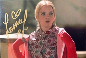 LORNA FITZGERALD TV ACTRESS (EASTENDERS) **HAND SIGNED** PHOTO 10cm x 15cm - Picture 1 of 1