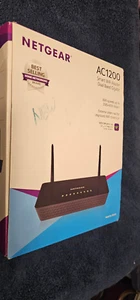NETGEAR R6220 AC1200 Smart WiFi Router - Excellent in original box, works great - Picture 1 of 9