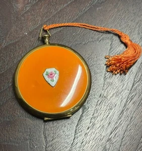 Reloj de bolsillo vintage Zell Fifth Ave estilo maquillaje compacto esmalte naranja guilloche - Imagen 1 de 6
