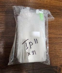 Lote de 81 protectores de pantalla de plástico transparentes para iPhone 11 - Imagen 1 de 7