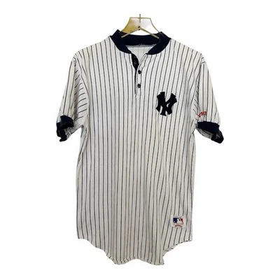 Camiseta con timbre de béisbol Nutmeg Hills de colección años 90 New York Yankees a rayas talla? Foto 1 de 4