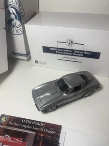 Corvette Sting Ray 1965 Franklin Mint carrocería de fibra de vidrio 1:24 LE 600/1965 S11E932 - Imagen 1 de 17