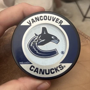 NHL Vancouver Canucks Vintage Retro Logo Series League Souvenir Hockey Puck - Picture 1 of 5