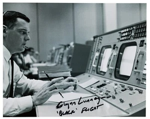 Foto autografata con COMMENTI Glynn Lunney Apollo 13 NASA volo nero USA 265 - Foto 1 di 1