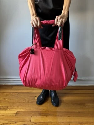 VEJA POR CHLOE JOY RIDER BOLSA DE OMBRO ACOLCHOADA DE NÁILON VIAGEM ROSA MÉDIA - Imagem 1 de 4