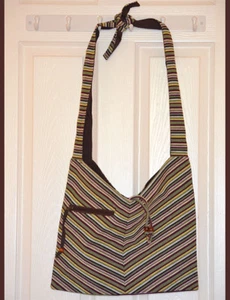 Handgefertigte gestreifte Baumwoll-Schultertasche mit Webstuhl und verstellbarem Knoten-Bindegurt - Bild 1 von 4