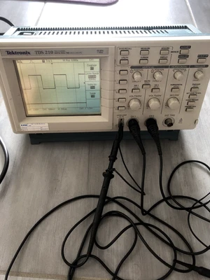 Oscilloscope numérique TEKTRONIX TDS 210 module GPIB, 2 probes - Photo 1/4