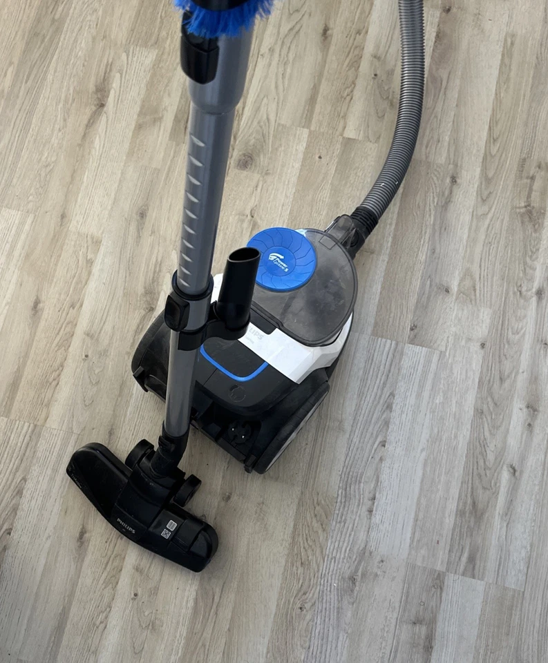 Philips PowerPro Compact Series 3000 Beutelloser Staubsauger – 900 W - Bild 1 von 4