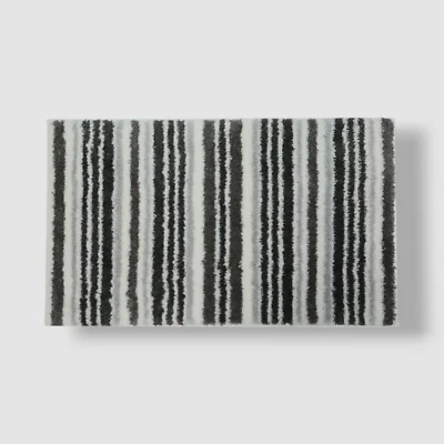 Alfombra de baño Charter Club gris tres rayas Elite tamaño 19" x 34" Foto 1 de 2