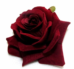 Fermaglio e spilla per capelli rosa velluto rosso scuro - Foto 1 di 12