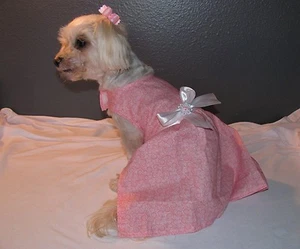 Rosa und weiß Swirl Kleid Hund Welpe Teetasse Haustier Bekleidung Kleidung XXXS - Large - Bild 1 von 1