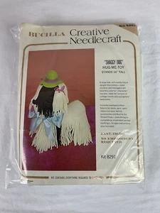 De colección Años 70 Bucilla 16" Peludo Perro Aguja Kit 8291 Hug Me Juguete Completo - Imagen 1 de 4