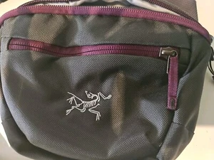 Arc'teryx grau Maka Bauchtasche Po Umhängetasche passt bis 44 Zoll Taille Handtasche - Bild 1 von 7