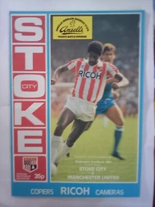 1982/83 Stoke City v Manchester United 1st Division - Picture 1 of 2