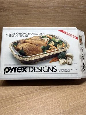 Vintage Pyrex Design 2QT. Oblong Baking Dish in Rattan Basket 2320-CB - Image 1 of 4