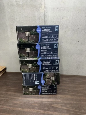 LOTE de 5 luces solares LED negras resistentes a la intemperie Hampton Bay Archer Foto 1 de 2