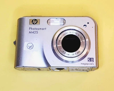 HP PHOTOSMART M425 DIGITAL CAMERA 5.0MP 3X OPTICAL ZOOM SILVER COMPACT AUTOFOCUS - Image 1 of 4