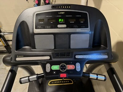 Juego de consola de cinta de correr Livestrong LS 7,9T y marco base TM637-1US  Foto 1 de 4