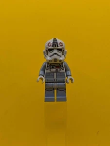 AT-AT Driver sw0581 Dark Red Imperial Logo, Grimacing Star Wars Lego Minifigure - Picture 1 of 5