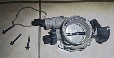 Dodge Jeep 2005-2009 carrocería del acelerador del motor 3,7 L OEM 2W8623 + pernos  Foto 1 de 4