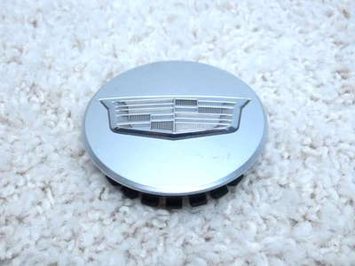 CADILLAC ATS, CTS, SRX, XTS OEM ALEACIÓN TAPA CENTRAL DE LLANTAS 9597375 #2D-5 Foto 1 de 2