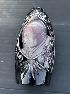 Papst Johannes Paul II. geätzte Kristallvase LILA 2 - Bild 1 von 8