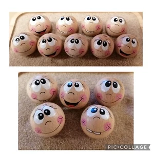 10x 25mm handbemalte Holzkugeln mit Gesicht, mit Loch, zum Basteln   - Bild 1 von 3