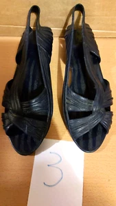 Ladies Blue Rubber Sandles Size 5. - Picture 1 of 5