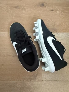 Size 7.5 Mens - Nike Cleats Black/White - Picture 1 of 5