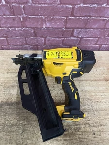 Chiodatrice per telaio in plastica Dewalt DCN920 20V MAX XR 21 gradi (solo utensile) USATA - Foto 1 di 9