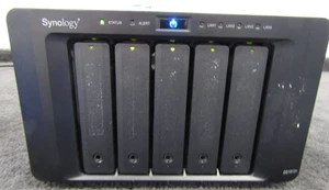 Synology DiskStation DS1513+ W/ 5x 8TB Western Digital WD80EFAX - Picture 1 of 4